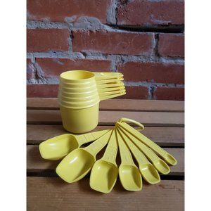 Tupperware Lot Yellow Measuring Cups & Measuring Spoons Set ~ Complete ~
